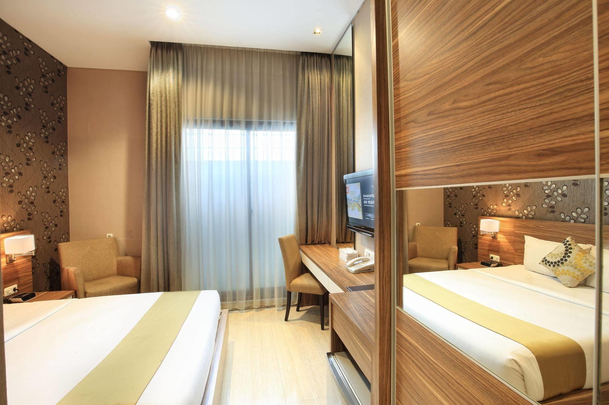 Rasuna Icon Hotel Jakarta Exterior photo