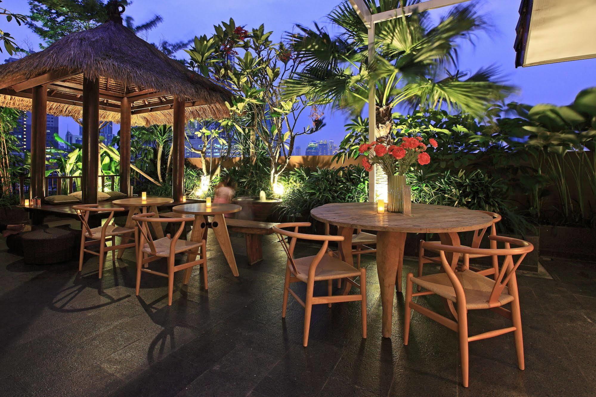 Rasuna Icon Hotel Jakarta Exterior photo
